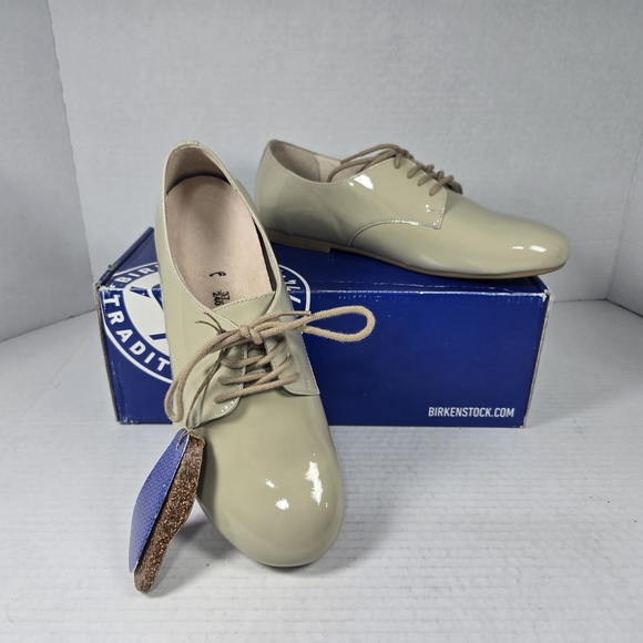 Birkenstock Shoes - Birkenstock Women's Saunders Cream Cloud Patent Leather Oxfords EU 37 US W7 M5